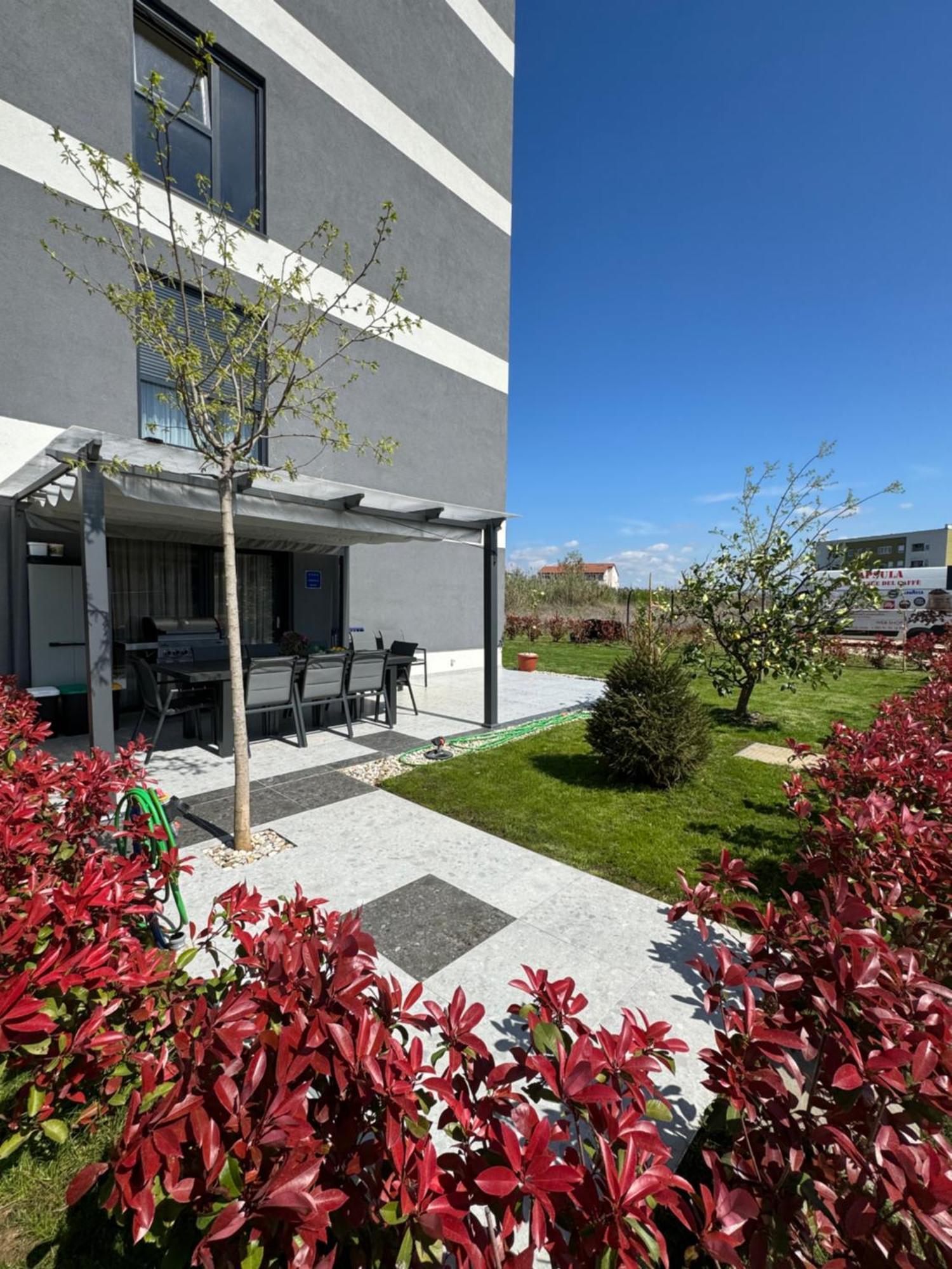 Capsula Luxury Apartment Умаг Экстерьер фото
